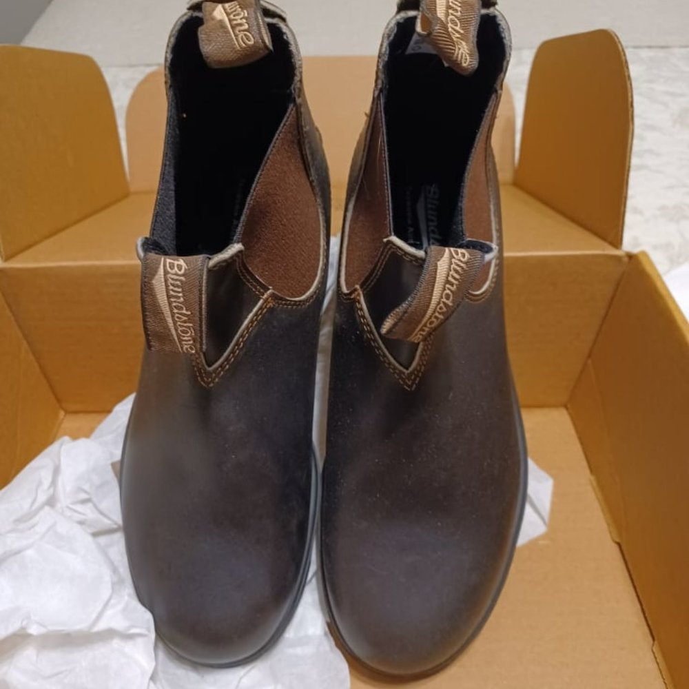 Blundstone, Mens Boot, Brown Leather, Size 9.5 AUS/UK  10.5 U.S.  NEW/NEVER WORN